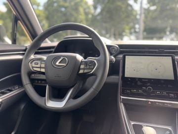 Lexus LBX