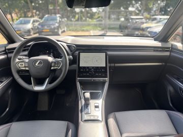 Lexus LBX
