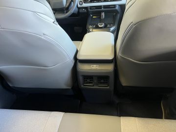 Toyota C-HR+