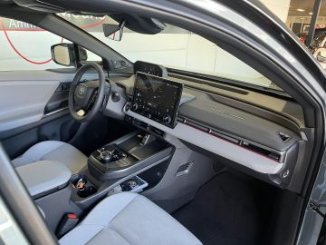 Toyota C-HR+
