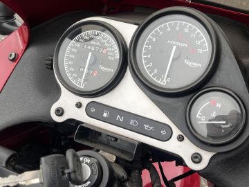 Triumph Tour Sprint 900