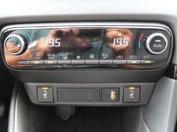 Mazda 2 Hybrid