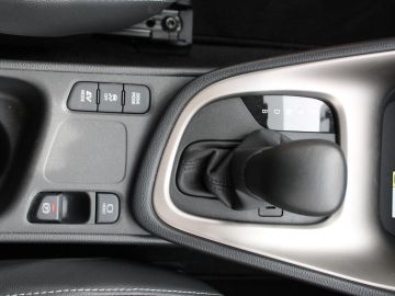 Mazda 2 Hybrid
