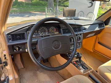 Mercedes-Benz 190