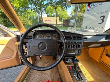Mercedes-Benz 190