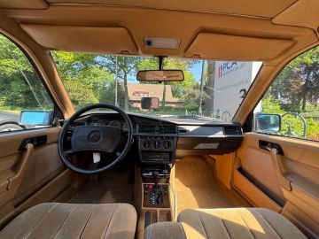 Mercedes-Benz 190