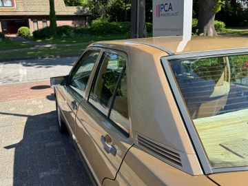 Mercedes-Benz 190