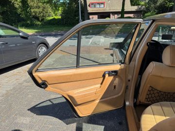 Mercedes-Benz 190