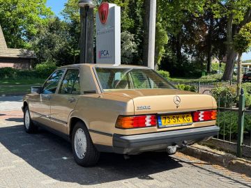 Mercedes-Benz 190