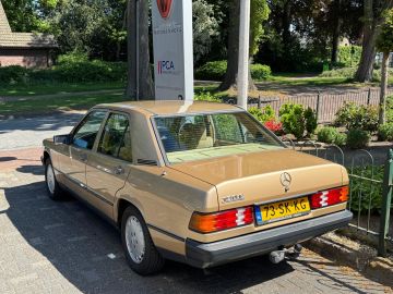Mercedes-Benz 190