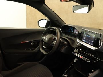 Peugeot E-2008