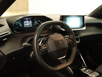 Peugeot E-2008