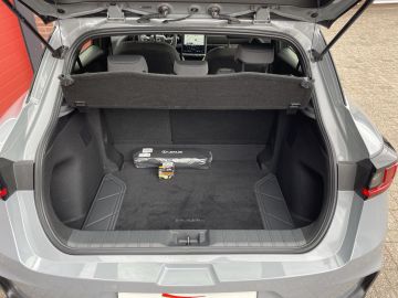 Lexus LBX