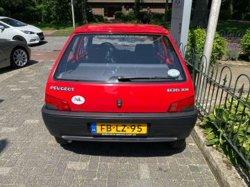 Peugeot 106