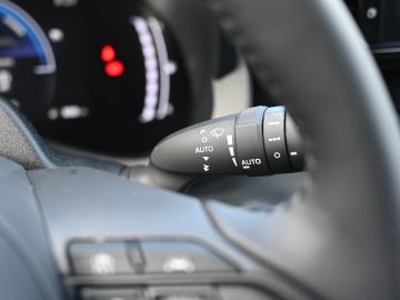 Mazda 2 Hybrid