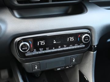 Mazda 2 Hybrid