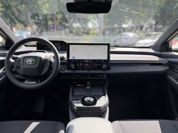 Toyota C-HR+