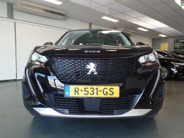 Peugeot E-2008