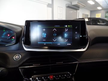 Peugeot E-2008