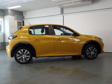 Peugeot E-208