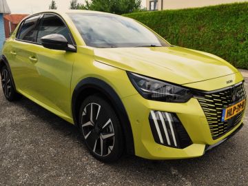 Peugeot E-208