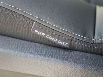 Peugeot E-3008