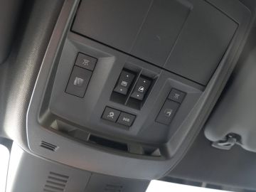 Peugeot E-3008