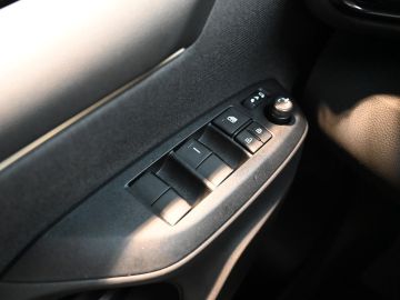 Mazda 2 Hybrid