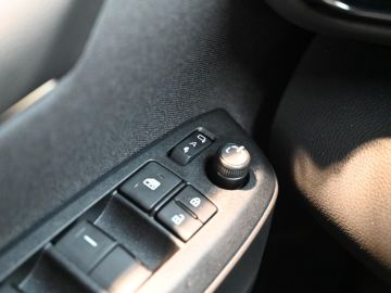 Mazda 2 Hybrid