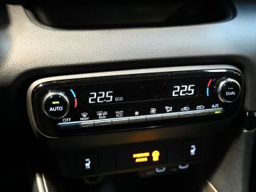Mazda 2 Hybrid