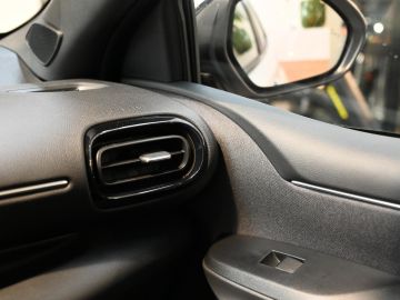 Mazda 2 Hybrid