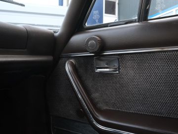 Peugeot 504