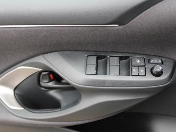 Mazda 2 Hybrid