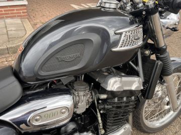 Triumph THUNDERBIRD