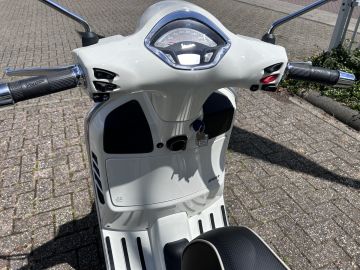 Vespa GTS