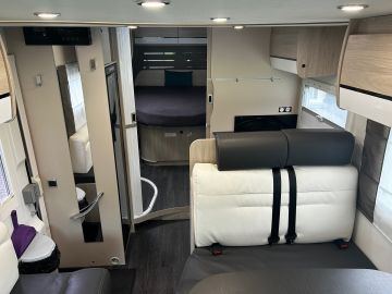 Chausson 718 XLB Zeer Goede Staat, 5 Persoons Op Kenteken, Queens Bed, Trekhaak, Fietsendrager Etc