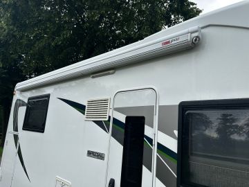 Chausson 718 XLB Zeer Goede Staat, 5 Persoons Op Kenteken, Queens Bed, Trekhaak, Fietsendrager Etc