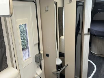 Chausson 718 XLB Zeer Goede Staat, 5 Persoons Op Kenteken, Queens Bed, Trekhaak, Fietsendrager Etc