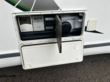 Chausson 718 XLB Zeer Goede Staat, 5 Persoons Op Kenteken, Queens Bed, Trekhaak, Fietsendrager Etc