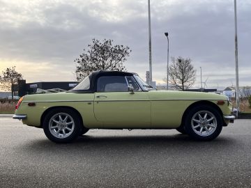 MG B