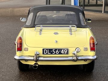 MG B