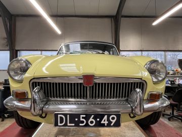 MG B