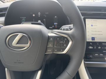 Lexus LBX