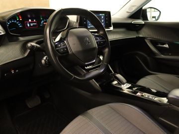 Peugeot E-2008