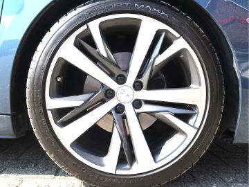 Peugeot RCZ