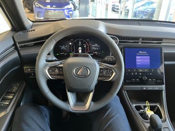 Lexus LBX