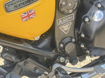 Triumph THUNDERBIRD