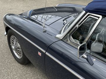 MG B