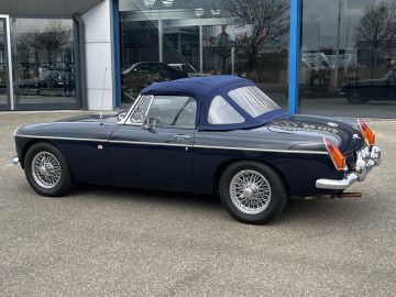 MG B