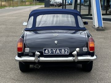 MG B